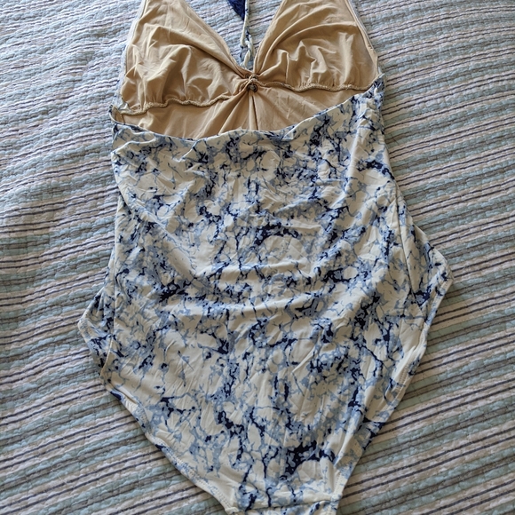 Bathing suit - Picture 3 of 4